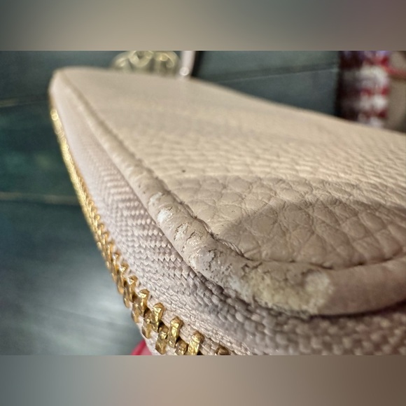 Anne Klein beige pebbled faux leather zip-around wallet gold-tone bow accent - Picture 4 of 9